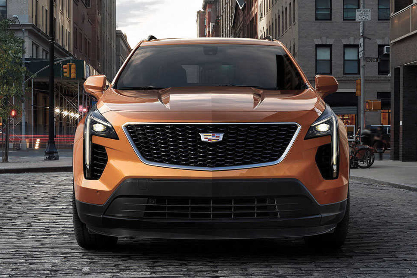 Автомобиль Cadillac XT4 2019