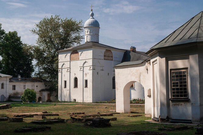 Многие гостевые дома одного из самых красивых городов России выстроены в историческом стиле