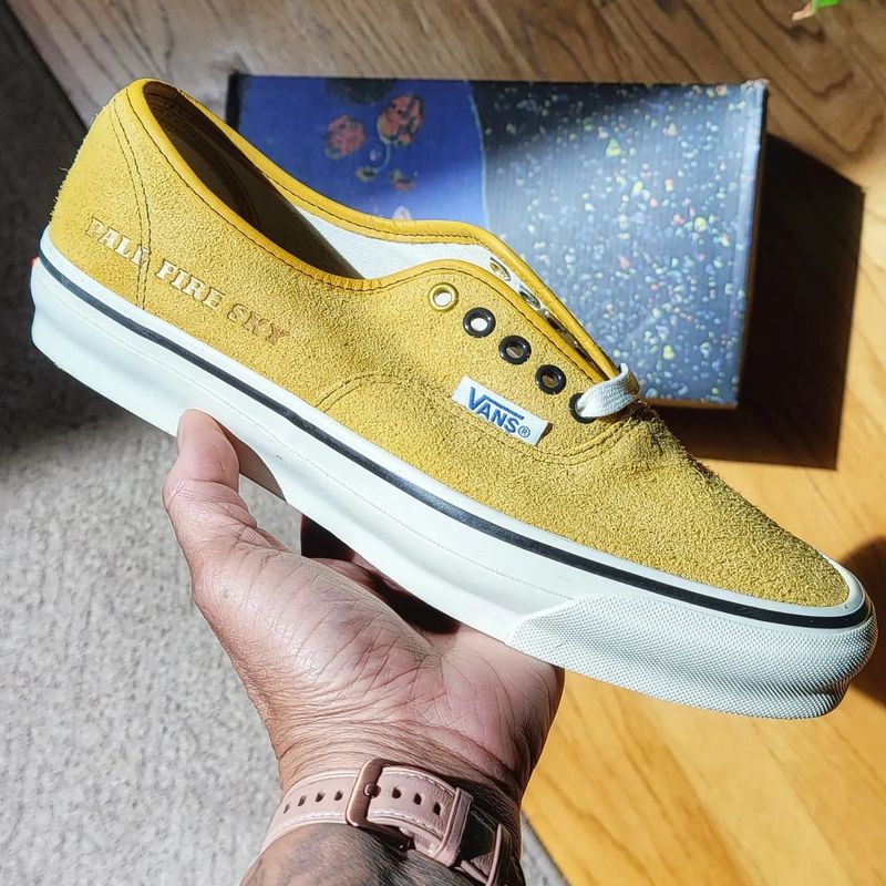 Vans и художник Джулиан Клинцевич представили 5 разноцветных пар, идеально подходящих для лета