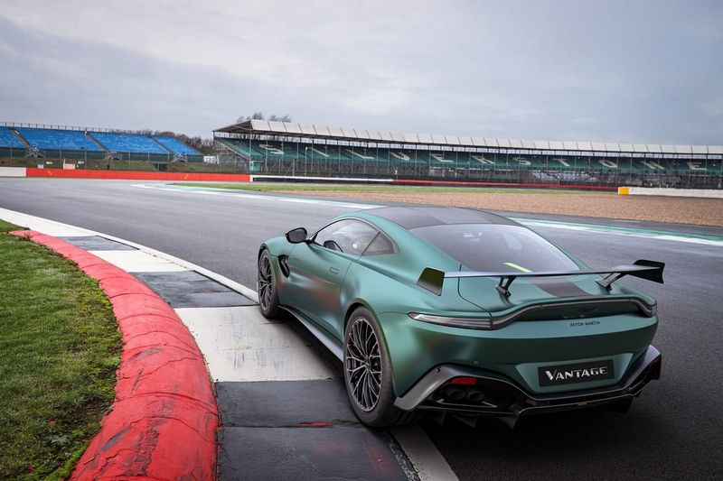 Представлен Aston Martin Vantage F1 Edition