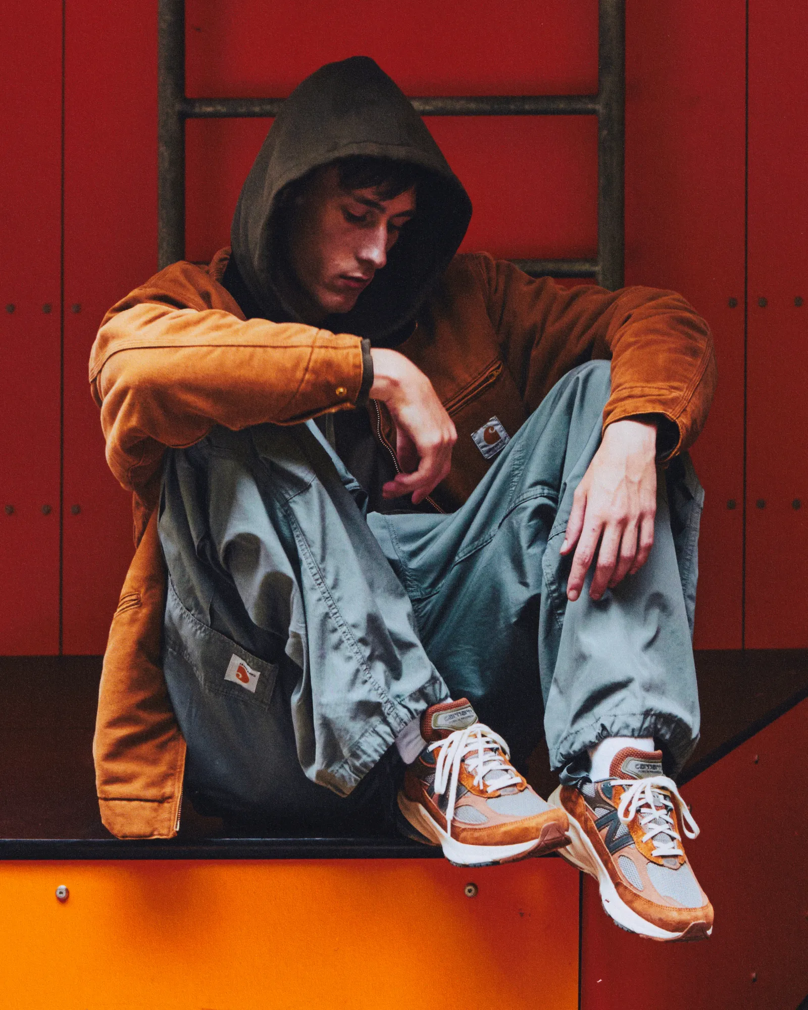 New Balance становится рабочей одеждой в сотрудничестве с Carhartt WIP