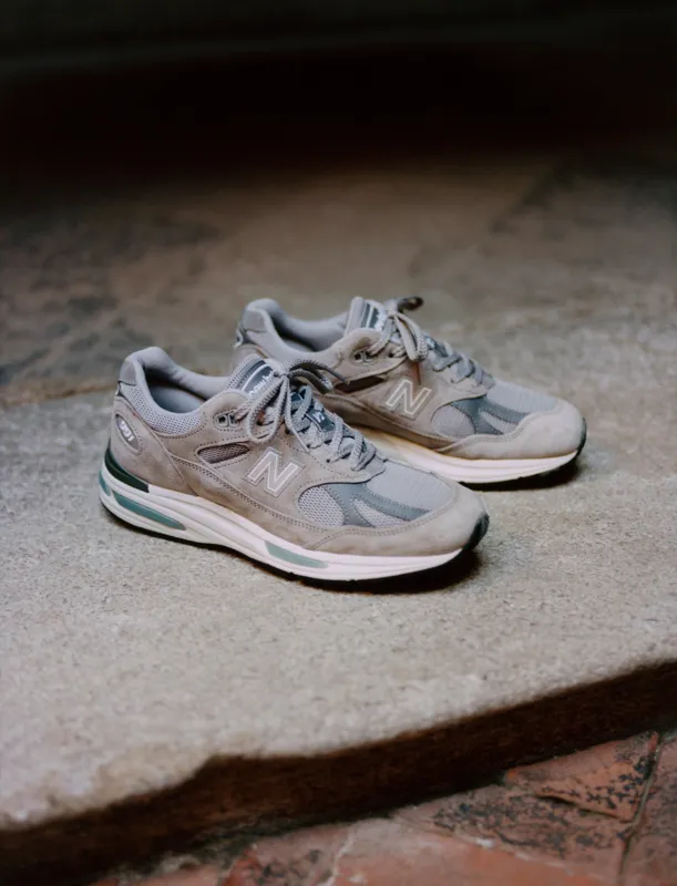 New Balance 991 v2 — звездные кроссовки, одобренные Массимо Боттурой