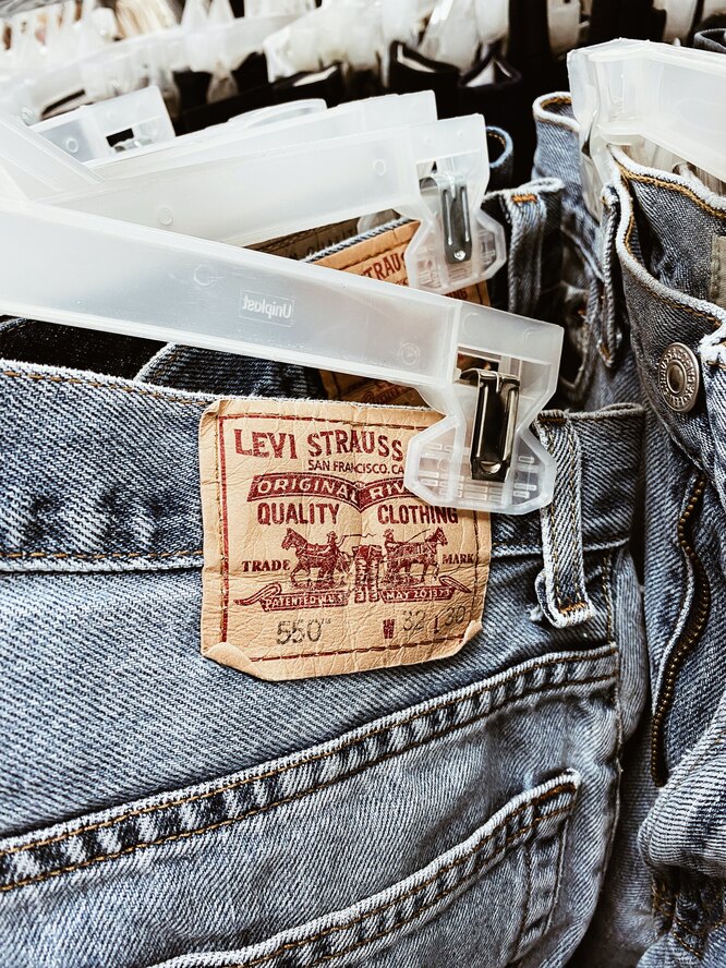 Как правильно стирать джинсы: неожиданный лайфхак от директора Levi’s, о котором вы даже не догадывались