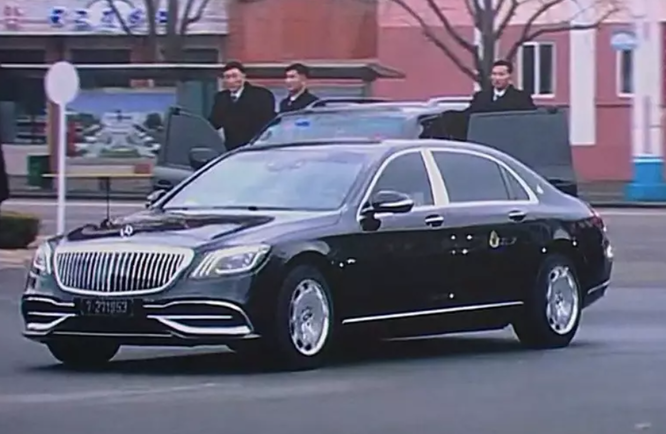 Ким Чен Ын получил новый бронированный Maybach несмотря на санкции: что известно о машине и откуда она взялась