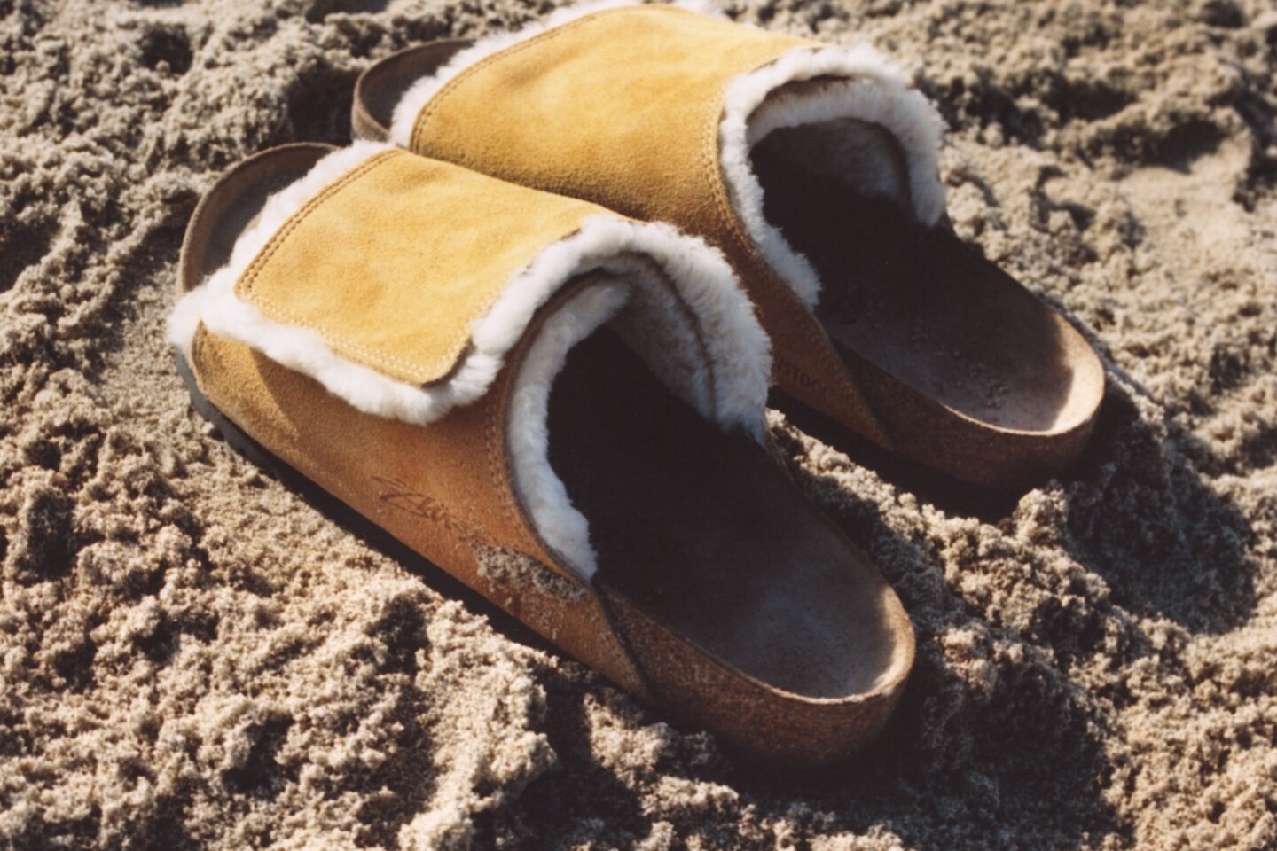 Stüssy и Birkenstock создали зимние сандалии