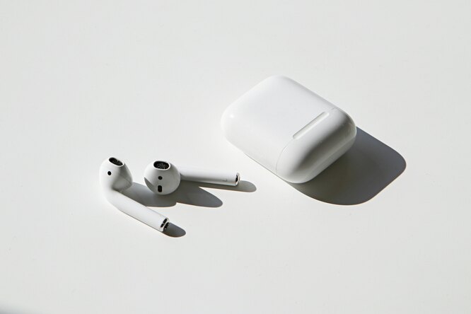 Почему AirPods разряжаются с разной скоростью? Раскрыта главная проблема беспроводных наушников от Apple