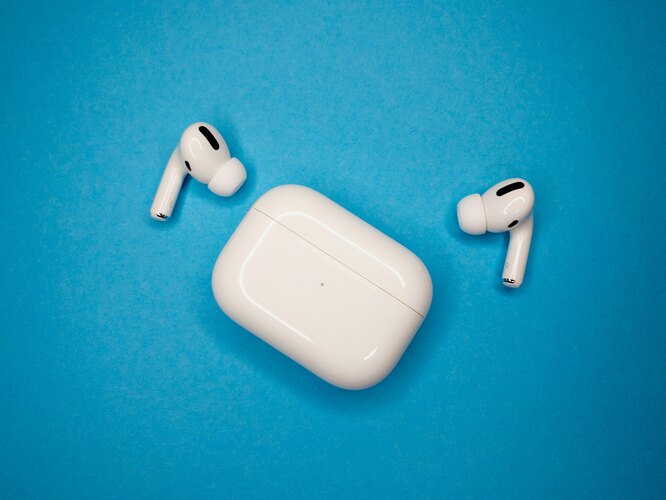 Почему AirPods разряжаются с разной скоростью? Раскрыта главная проблема беспроводных наушников от Apple