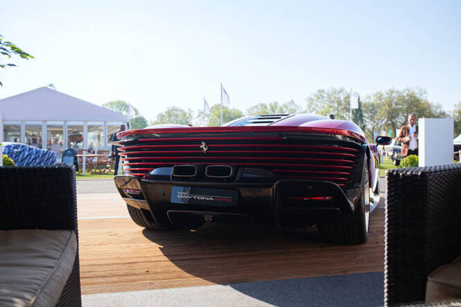 Криштиану Роналду гоняет по Лиссабону на Ferrari Daytona SP3: как выглядит и сколько стоит новый суперкар футболиста