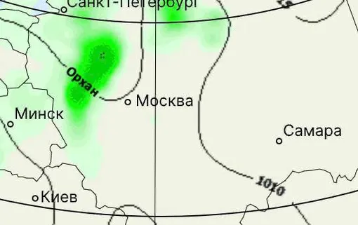 В Москве экстренно закрываются городские парки, веранды и бассейны: на столицу надвигается ураган Орхан