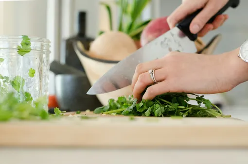 Гаргульи и скуфыни: в сети рассказали с какими девушками лучше не заводить отношения